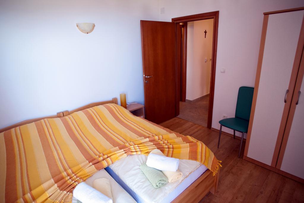Apartments Marinic Primošten Kamer foto