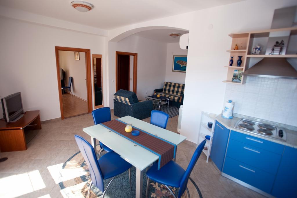Apartments Marinic Primošten Kamer foto