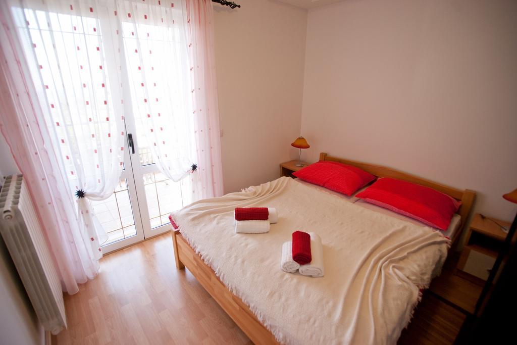 Apartments Marinic Primošten Kamer foto