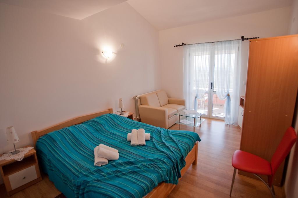 Apartments Marinic Primošten Kamer foto