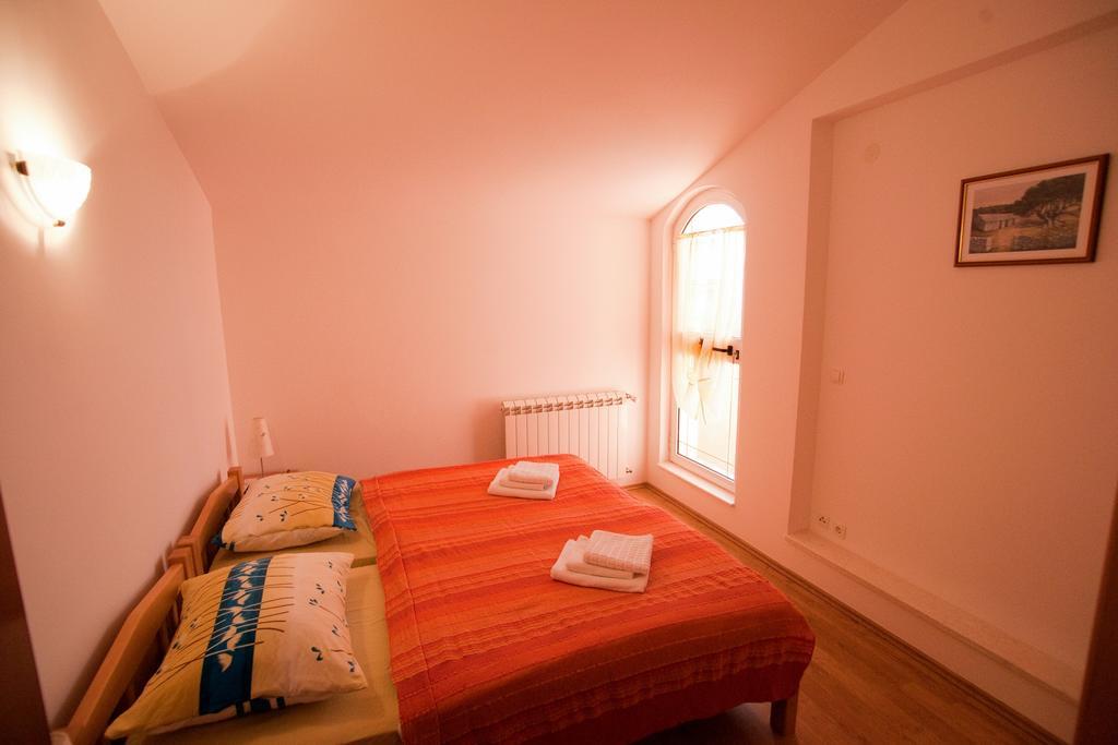 Apartments Marinic Primošten Kamer foto