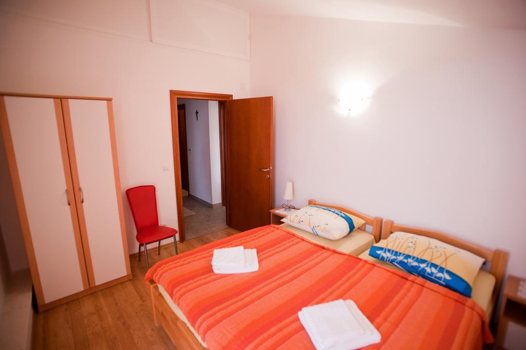 Apartments Marinic Primošten Kamer foto