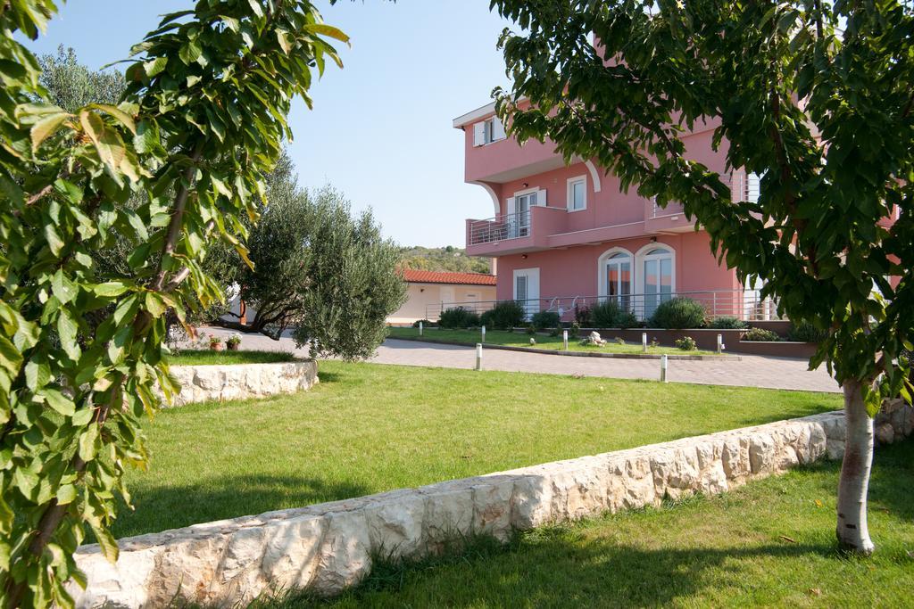 Apartments Marinic Primošten Buitenkant foto