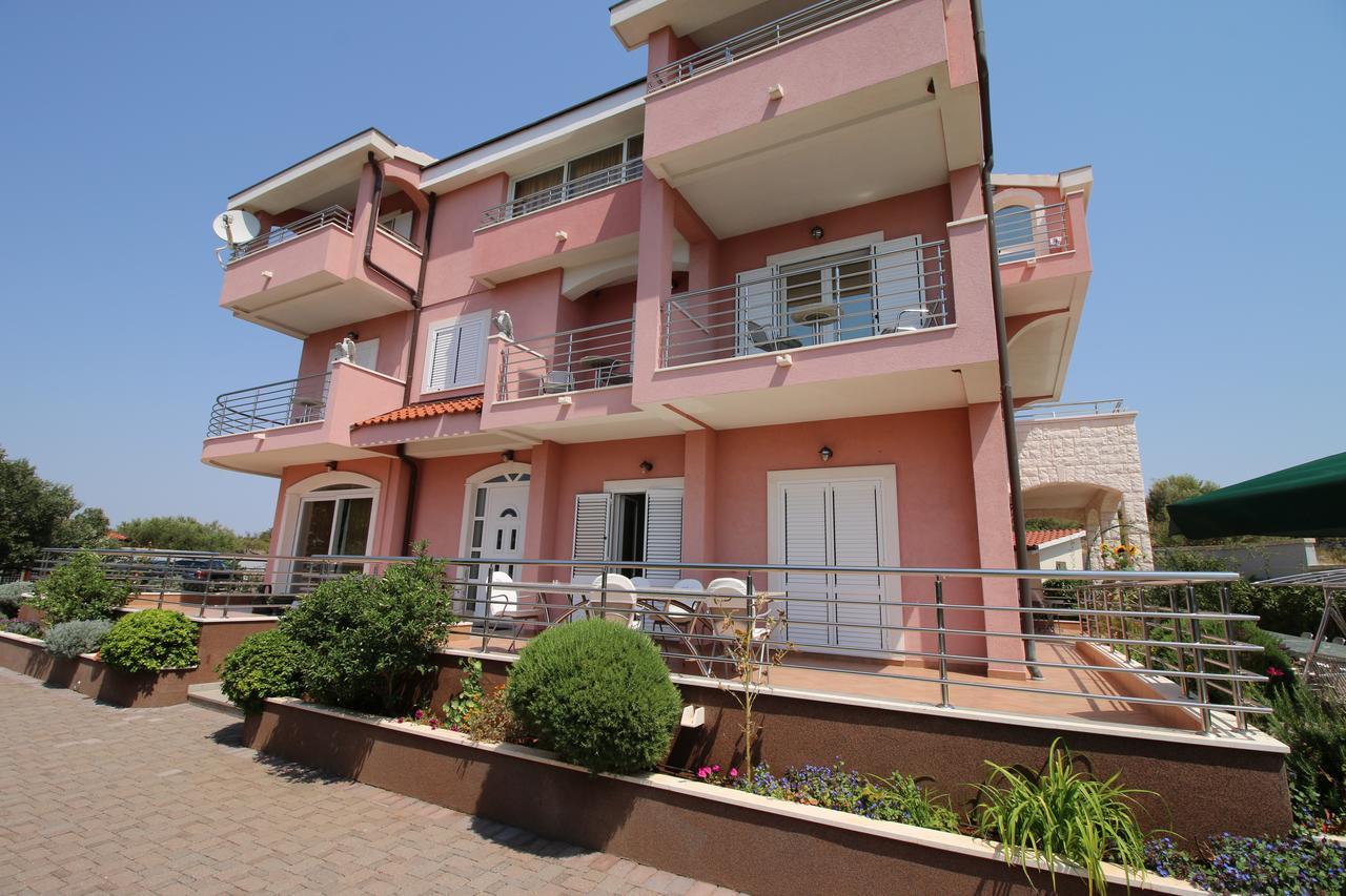 Apartments Marinic Primošten Buitenkant foto