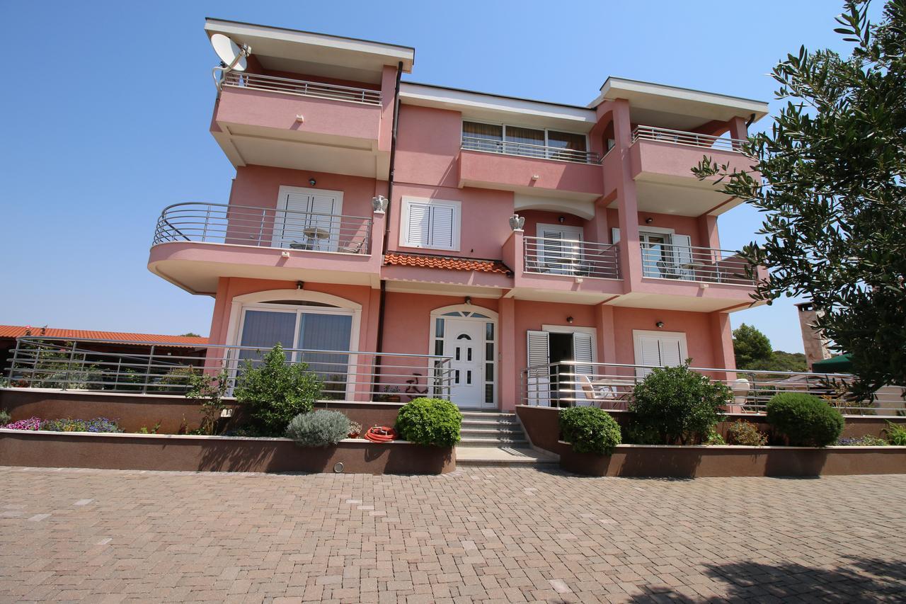 Apartments Marinic Primošten Buitenkant foto